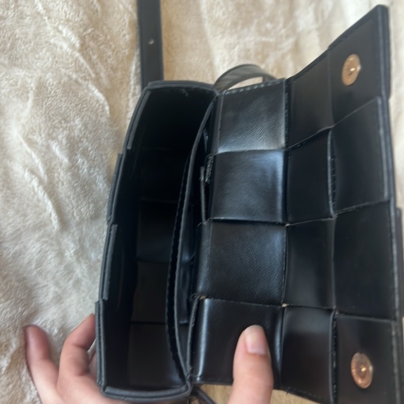 Black Woven Leather Purse - Picture 5 of 5